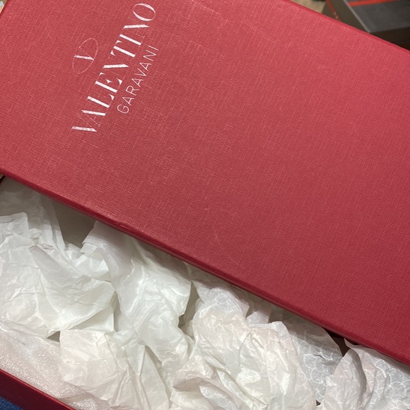 ᐯᗩᒪEᑎTIᑎO❤️ PVC - Picture 4 of 4